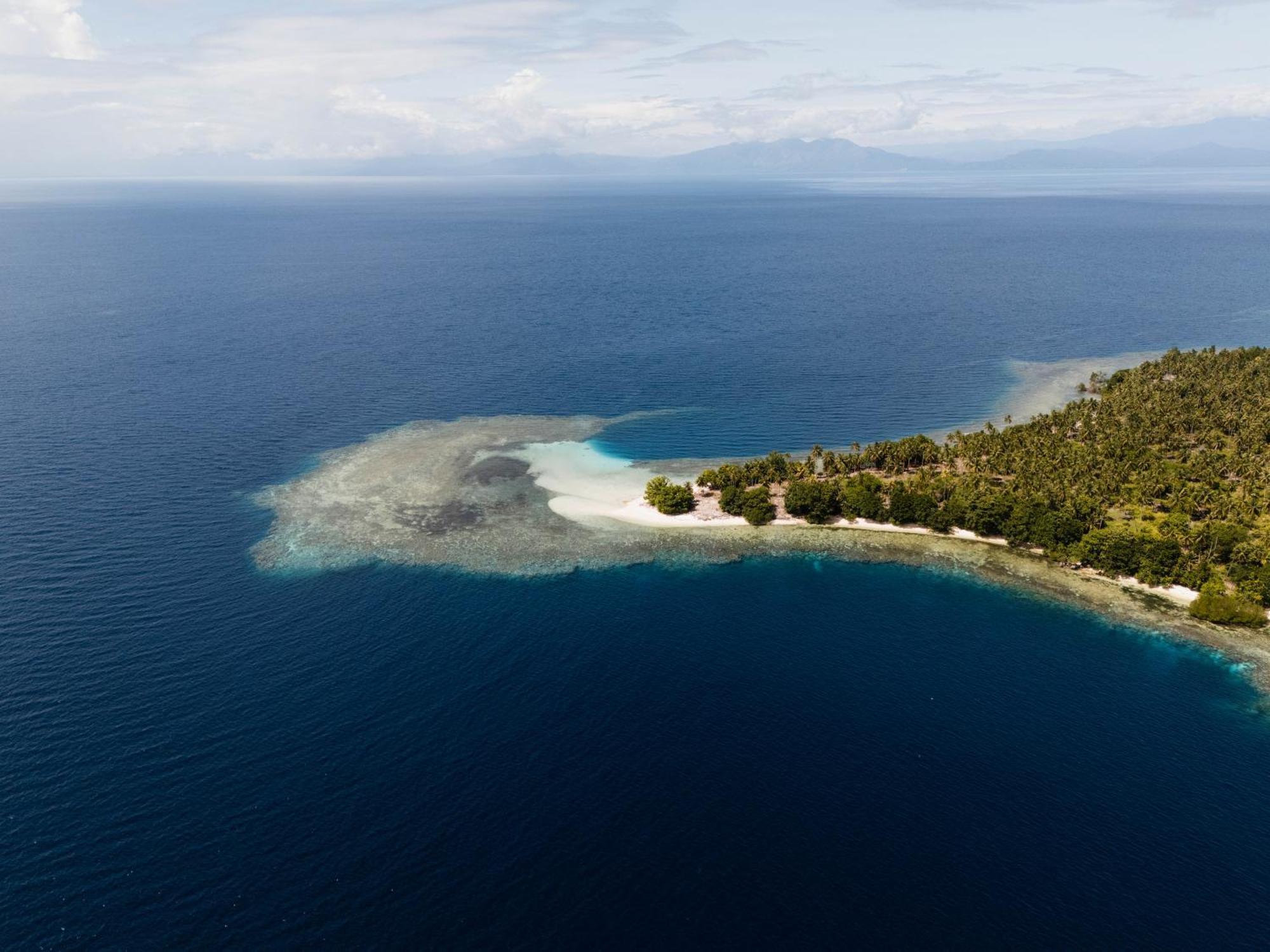 Reconnect - Private Island Resort & Dive Center Togean - Buka Buka Island Ampana Buitenkant foto